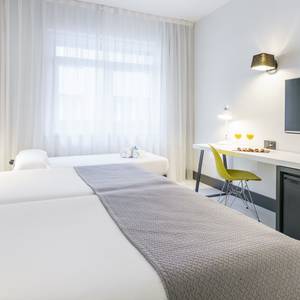 Chambre double + lit d'appoint Hôtel ILUNION Bilbao